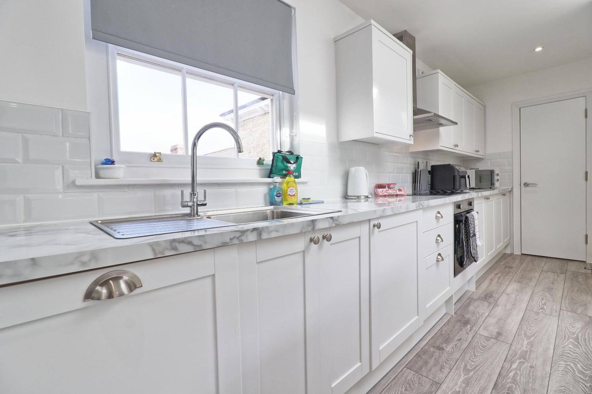 Centre Modern Duplex With Parking, Wi-fi & Netflix *