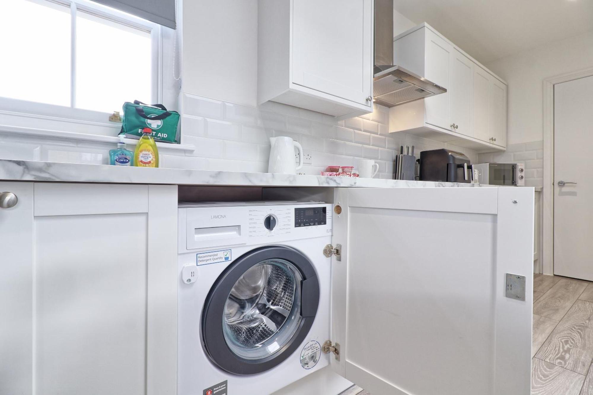 Centre Modern Duplex With Parking, Wi-fi & Netflix Apartment *