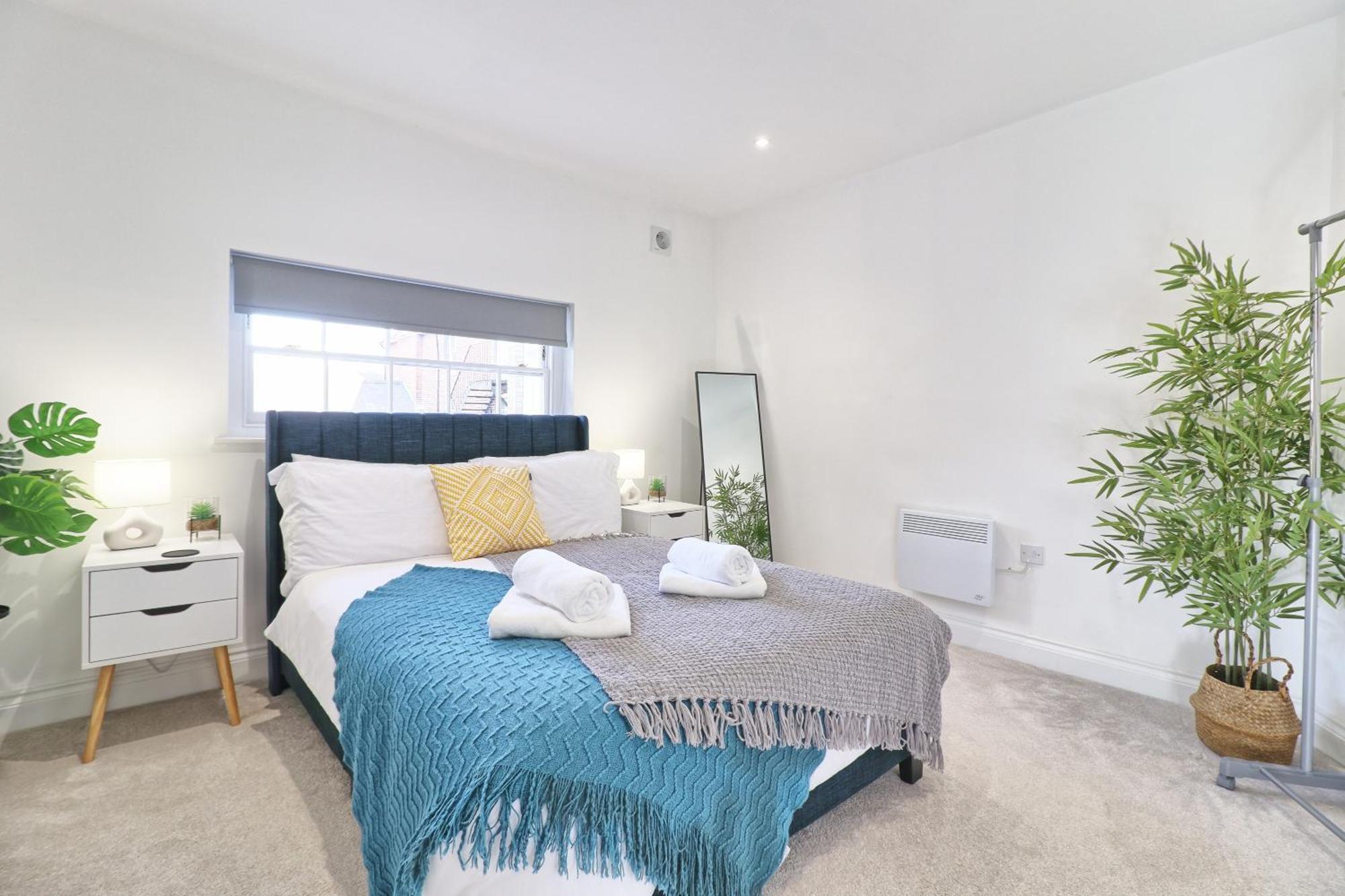 Apartment Centre Modern Duplex With Parking, Wi-fi & Netflix *