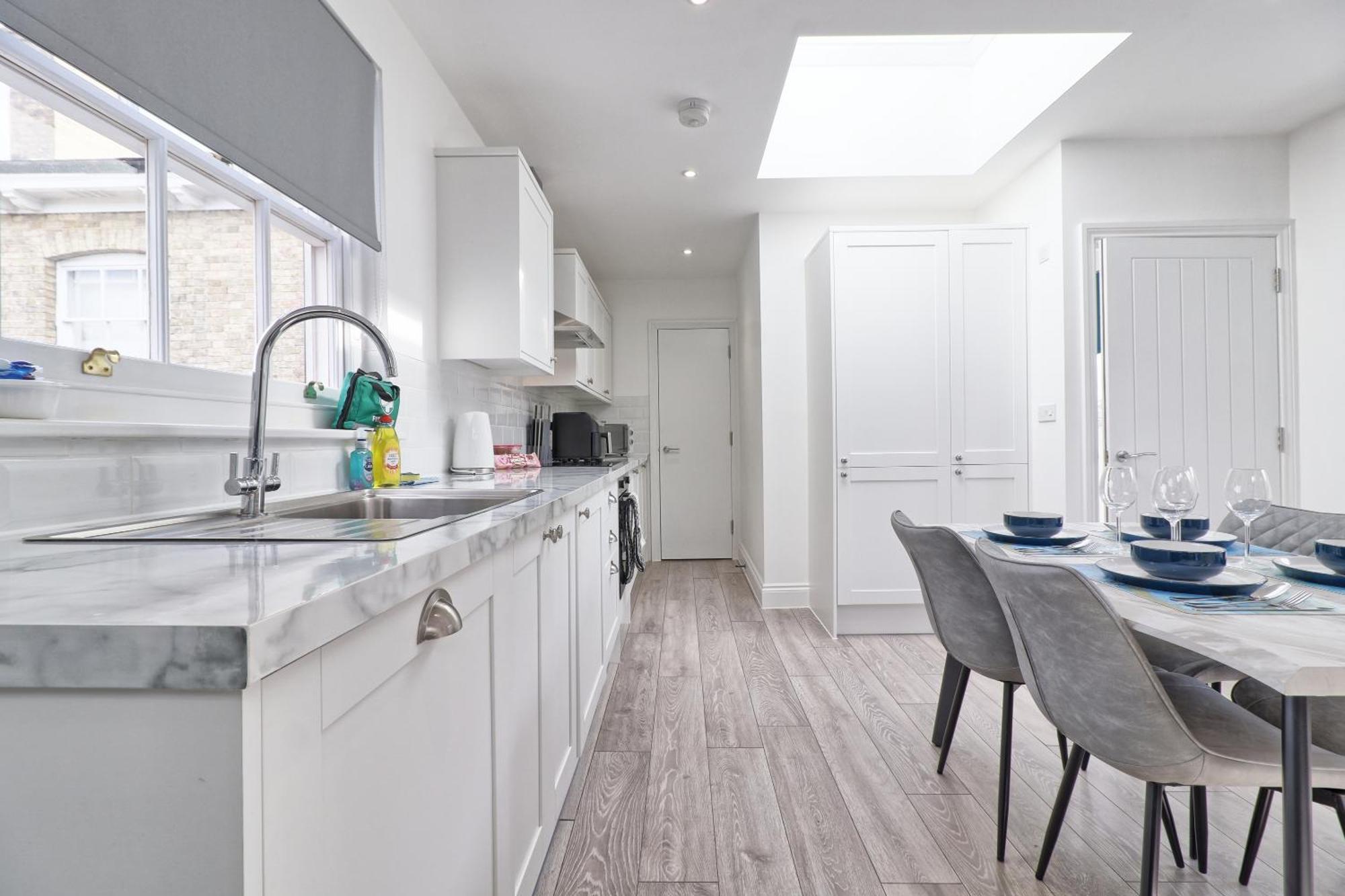 Apartment Centre Modern Duplex With Parking, Wi-fi & Netflix Chelmsford