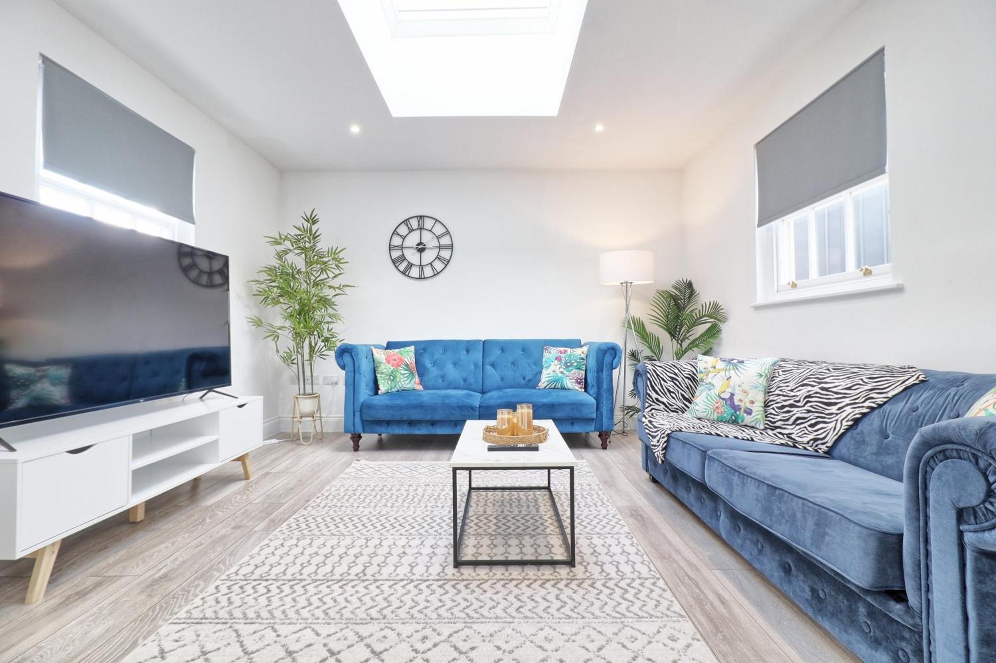 Apartment Centre Modern Duplex With Parking, Wi-fi & Netflix *