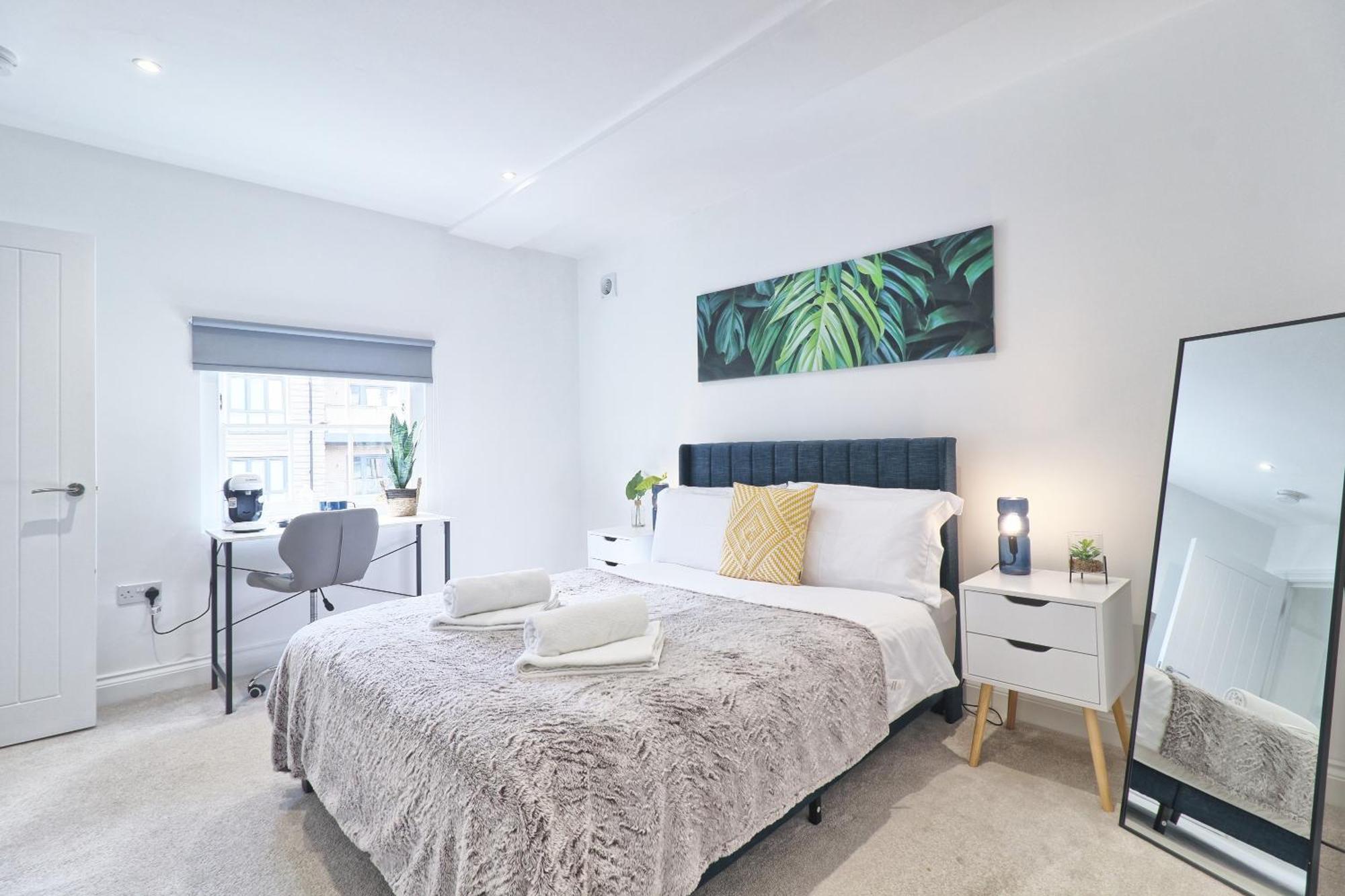 Centre Modern Duplex With Parking, Wi-fi & Netflix